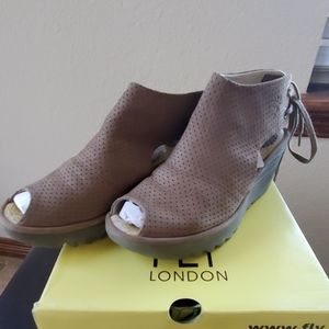 Fly London Taupe shoe